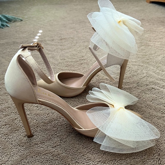 Gold Satin Bow Heels - Picture 1 of 4